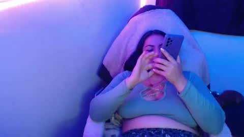 Hello friends Im on another account    online show from February 22, 2025, 5:34 am