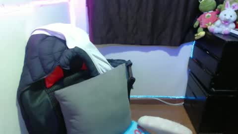 Hello friends Im on another account    online show from March 2, 2025, 3:24 am