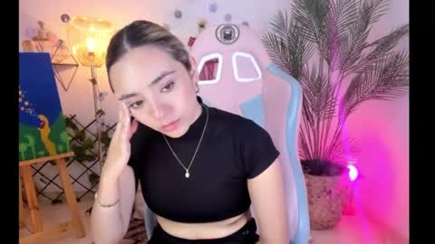 Snapshot of majo_gomez chatting on December 4, 2024, 7:56 pm Majo online show from December 4, 2024, 7:56 pm