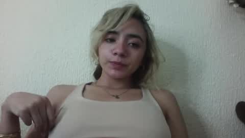 Snapshot of majo_gomezz chatting on November 6, 2025, 1:28 am majo_gomezz online show from November 6, 2025, 1:28 am