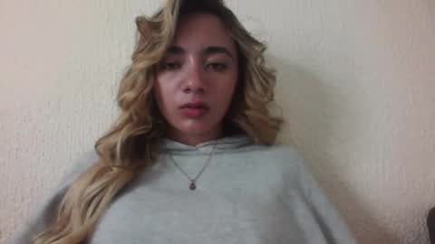 majo_gomezz online show from January 13, 2026, 11:32 pm