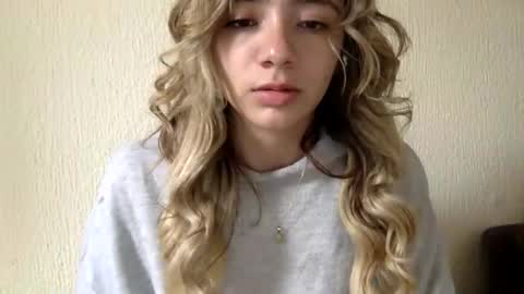 majo_gomezz online show from March 16, 2026, 8:24 pm