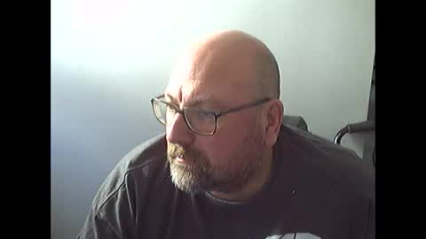 Snapshot of majorgunit chatting on April 30, 2026, 5:41 pm Chris online show from April 30, 2026, 5:41 pm