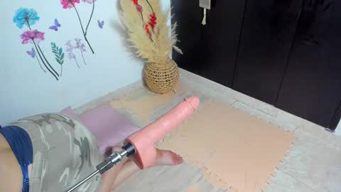 majosworld_21 online show from September 14, 2025, 6:51 pm