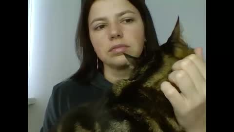 make_mesmile online show from November 17, 2025, 7:03 am