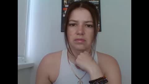 make_mesmile online show from April 19, 2026, 5:40 am