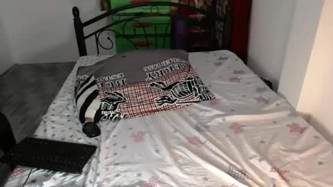 Snapshot of makelove2mebb chatting on December 27, 2024, 12:29 am makelove2mebb online show from December 27, 2024, 12:29 am