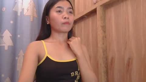 makeme_wettt online show from October 22, 2025, 2:23 am