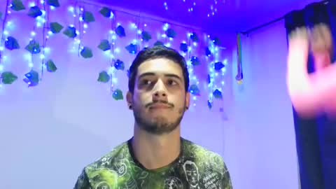 Snapshot of makenzy_darly chatting on January 10, 2025, 1:32 am Makenzy darly online show from January 10, 2025, 1:32 am