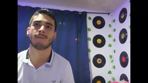 Snapshot of makenzy_darly chatting on February 11, 2025, 11:44 pm Makenzy darly online show from February 11, 2025, 11:44 pm