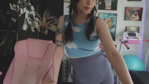 MakiyahBelle online show from December 17, 2025, 6:08 am