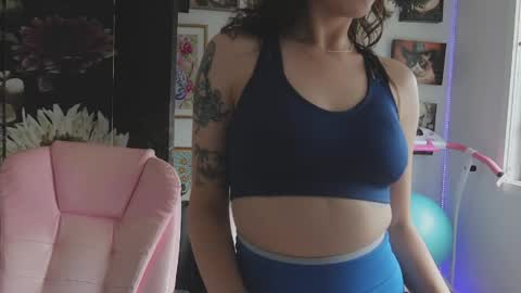 MakiyahBelle online show from April 10, 2026, 4:50 am