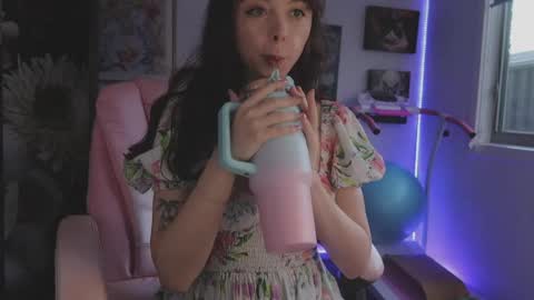 Snapshot of makiyahbelle2 chatting on April 24, 2026, 7:22 am MakiyahBelle online show from April 24, 2026, 7:22 am