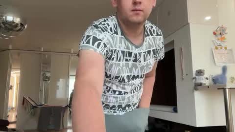 Snapshot of maks199402 chatting on October 19, 2025, 6:14 am maksoffice online show from October 19, 2025, 6:14 am