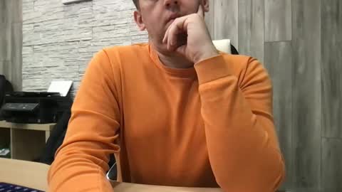 maksoffice online show from December 19, 2025, 9:05 am