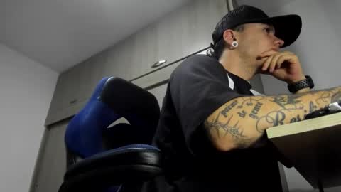 Snapshot of male_pussy chatting on October 30, 2025, 3:52 am ADAM         online show from October 30, 2025, 3:52 am