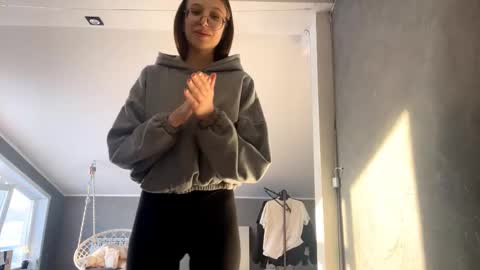 Elin online show from March 25, 2026, 11:49 am