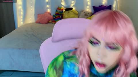maliciaxpoison online show from May 17, 2026, 4:43 am