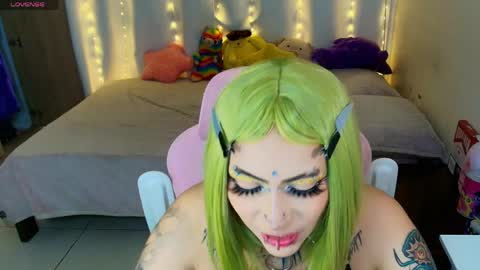 Snapshot of maliciaxpoison chatting on May 18, 2026, 1:13 am maliciaxpoison online show from May 18, 2026, 1:13 am