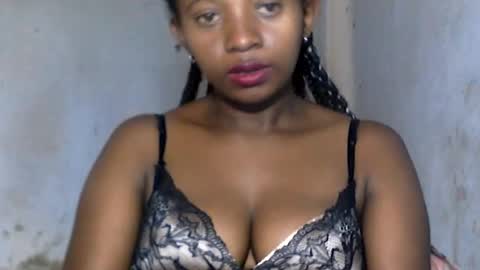 malinah01 online show from December 17, 2024, 7:29 am