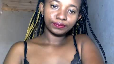malinah01 online show from January 5, 2025, 6:24 am