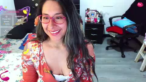 Snapshot of malishka_fox chatting on September 23, 2025, 5:05 pm Malishka  online show from September 23, 2025, 5:05 pm