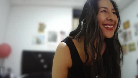 Snapshot of malishka_fox chatting on November 16, 2025, 2:39 am Malishka online show from November 16, 2025, 2:39 am