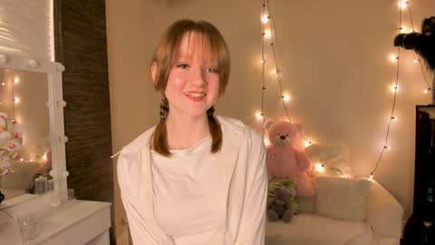 Snapshot of mallorygray chatting on March 15, 2026, 4:13 pm Lilit online show from March 15, 2026, 4:13 pm