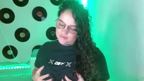 MI INSTAGRAM soy glory01 online show from February 7, 2025, 9:48 pm