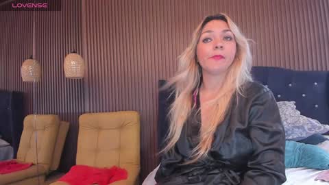 MalorySweet  online show from January 24, 2025, 3:34 pm