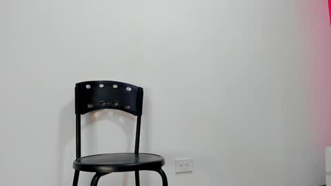 Snapshot of malu_horny_69 chatting on December 4, 2024, 11:30 am Melanie online show from December 4, 2024, 11:30 am