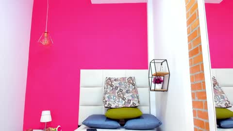 Snapshot of malu_horny_69 chatting on December 4, 2024, 5:44 pm Melanie online show from December 4, 2024, 5:44 pm