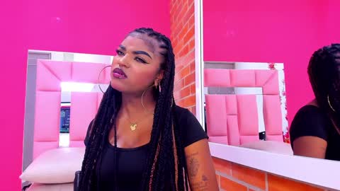 Snapshot of malu_horny_69 chatting on December 14, 2024, 7:25 pm Melanie online show from December 14, 2024, 7:25 pm