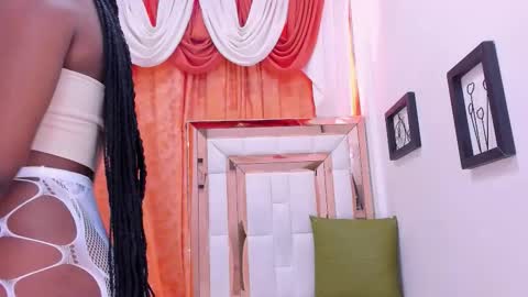 Snapshot of malu_horny_69 chatting on February 9, 2026, 8:02 pm Melanie online show from February 9, 2026, 8:02 pm