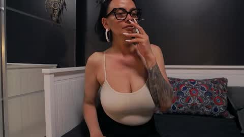 Snapshot of mamasitasexy79 chatting on April 22, 2026, 8:21 pm ioana love online show from April 22, 2026, 8:21 pm