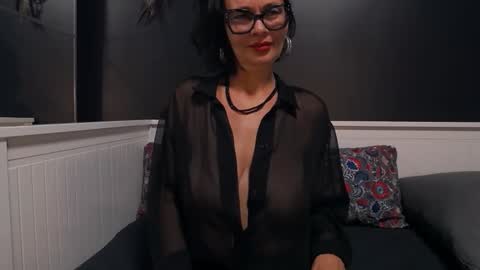 Snapshot of mamasitasexy79 chatting on May 21, 2026, 9:11 pm ioana love online show from May 21, 2026, 9:11 pm