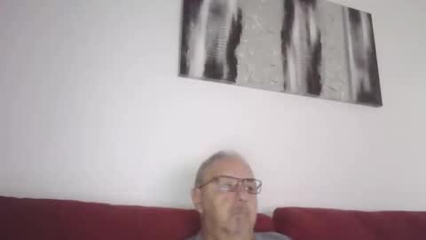 OLDMANFREE online show from October 26, 2025, 2:34 pm