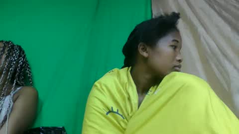 Snapshot of mamieriela chatting on February 15, 2026, 12:51 am mamieriela online show from February 15, 2026, 12:51 am