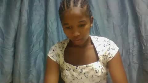 Snapshot of mamieriela chatting on March 8, 2026, 8:18 am mamieriela online show from March 8, 2026, 8:18 am