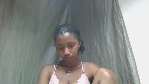 Snapshot of mamieriela chatting on April 12, 2026, 10:31 am mamieriela online show from April 12, 2026, 10:31 am