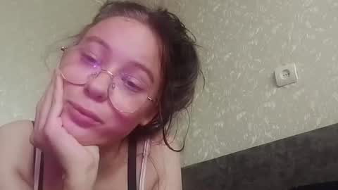 Snapshot of mammiepentico chatting on August 5, 2026, 7:00 am Mia online show from August 5, 2026, 7:00 am