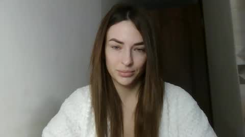 MandiBrooks online show from December 2, 2025, 9:03 am