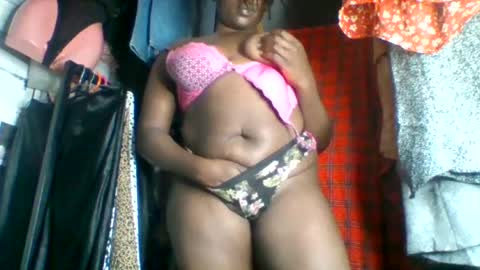 Snapshot of mandyglow24 chatting on June 25, 2026, 11:48 am Missdarkchocolate online show from June 25, 2026, 11:48 am