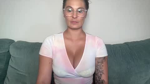 Mandy online show from November 4, 2025, 2:10 am