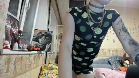 Mandy online show from November 18, 2025, 5:06 pm