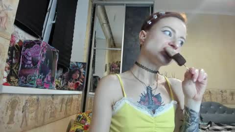 Snapshot of mandyshine chatting on May 17, 2026, 5:09 pm Mandy online show from May 17, 2026, 5:09 pm