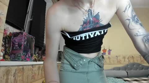 Snapshot of mandyshine chatting on May 19, 2026, 4:35 pm Mandy online show from May 19, 2026, 4:35 pm