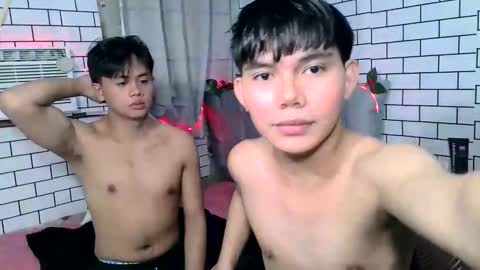 Snapshot of manhattan_men18 chatting on February 19, 2025, 1:28 pm JM18 online show from February 19, 2025, 1:28 pm