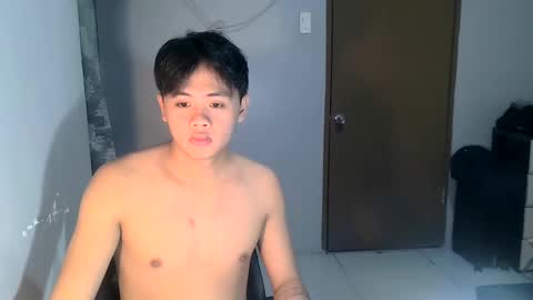 Snapshot of manhattan_men18 chatting on March 7, 2025, 4:35 am JM18 online show from March 7, 2025, 4:35 am