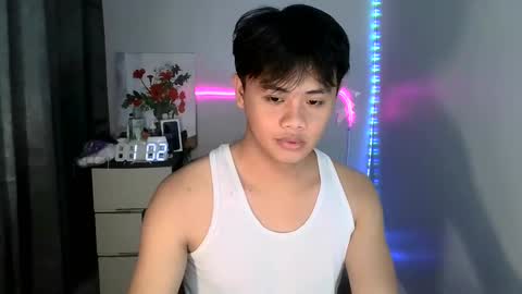 Snapshot of manhattan_men18 chatting on March 9, 2025, 10:19 pm JM18 online show from March 9, 2025, 10:19 pm